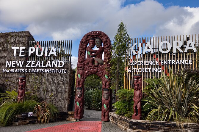 2-Day Hobbiton, Rotorua, Waitomo Caves Tour from Auckland with Accommodation - Transport, timing, and the small-group promise