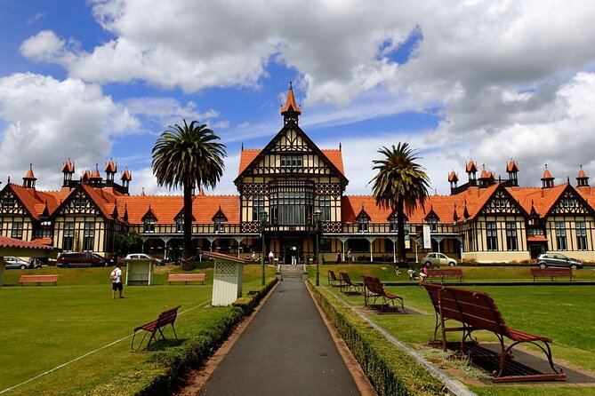 2 Day Tour Auckland to Hobbiton, Waitomo, Rotorua and Taupo - Hobbiton Movie Set: the trip’s main event