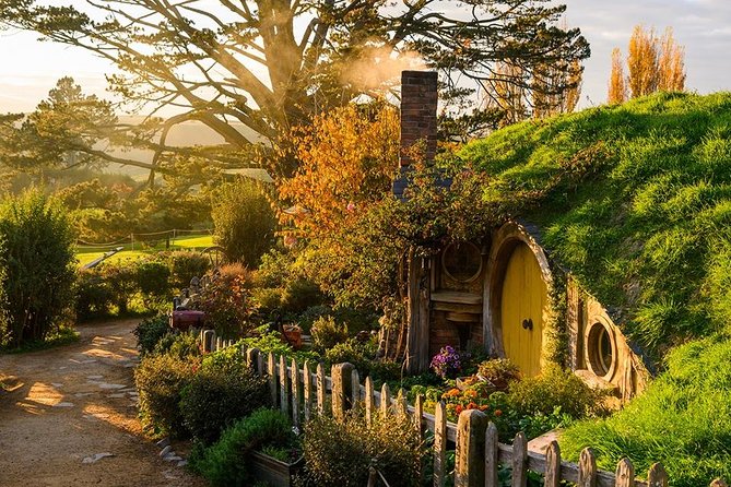 2 Day Waitomo Caves, Hobbiton Movie Set and Rotorua Tour from Auckland - Hobbiton Movie Set: the payoff for film fans