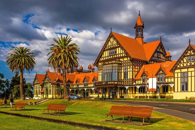 2 Day Waitomo Caves, Hobbiton Movie Set and Rotorua Tour from Auckland - Who will enjoy this tour most