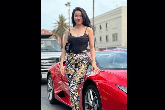 20-Minute Driving Tour: Hollywood to Sunset Blvd in a Lamborghini - Driving past comedy clubs and movie locations