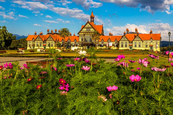 3 Day Waitomo Caves, Hobbiton Movie Set and Rotorua Tour from Auckland - Rotorua provides the base for two busy nights