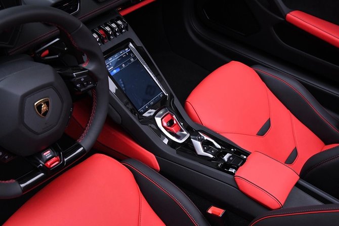 30-Minute Driving Tour: Explore Hollywood in a Lamborghini - Practical advice before you book