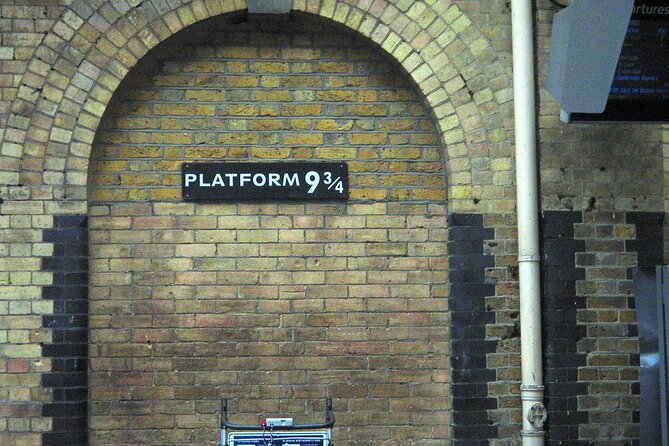 A Muggle's Guide to Harry Potter Walking Tour in London - Starting at Temple at 10 a.m.
