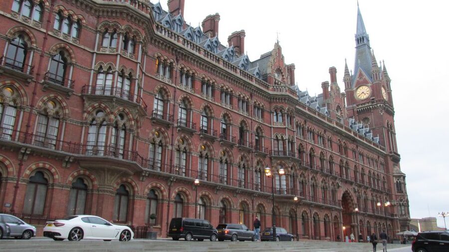 A Muggle's Guide to London: Harry Potter Walking Tour - Starting at Temple and finding the wizarding city
