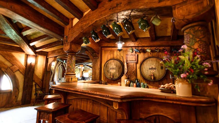 Auckland: Hobbiton, Waitomo Caves, and Rotorua 1-Way Tour - Key points to know before booking