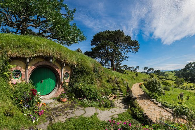 Auckland to Hobbiton Movie Set Private Tour - What the two-hour visit gives you
