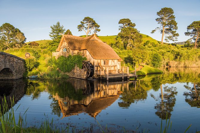 Auckland to Rotorua via Hobbiton Small Group Tour (One Way) - Why this Auckland to Rotorua route works