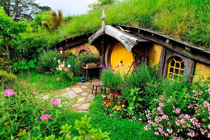 Auckland to Waitomo Caves and Hobbiton Movie Set Private Tour - Hobbiton Movie Set: two hours in Middle-earth