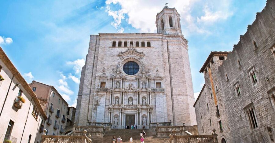 Barcelona: Girona Game of Thrones Private Tour with Pickup - Entering Girona’s Barri Vell