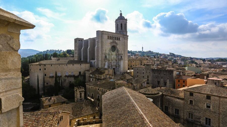 Barcelona: Girona Game of Thrones Private Tour with Pickup - Girona Cathedral and the climb toward King’s Landing