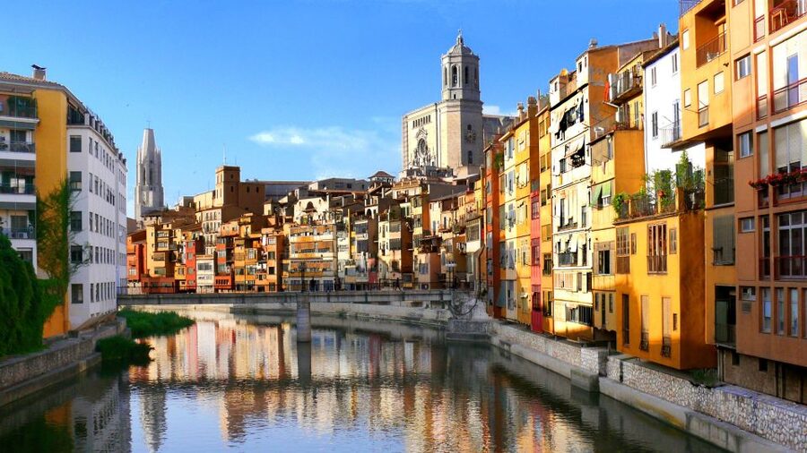 Barcelona: Girona Game of Thrones Private Tour with Pickup - Views from the city walls