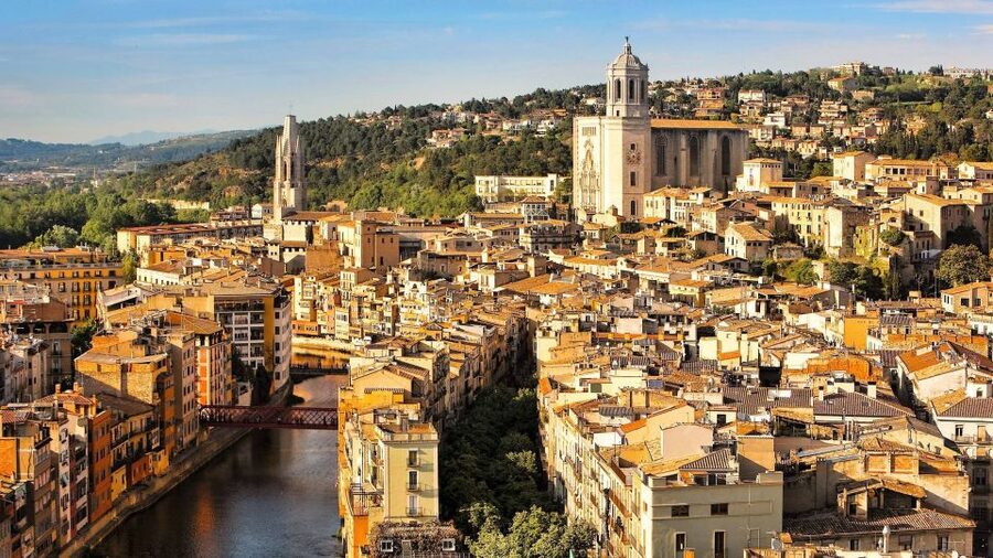 Barcelona: Girona Game of Thrones Private Tour with Pickup - Crossing the Gustave Eiffel Bridge