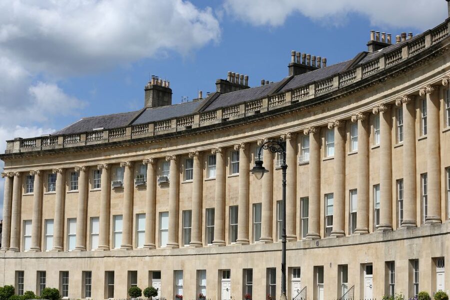 Bath: Bridgerton Filming Locations Walking Tour with Music - What the music and headsets add