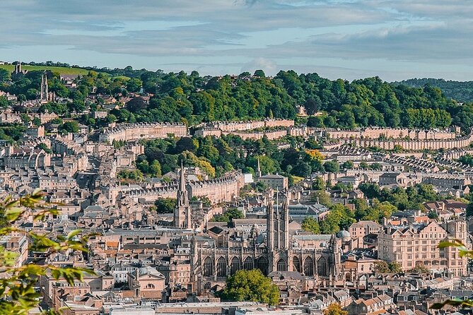 Bath Bridgerton walking tour of filming location with Mobile App - Starting beside Bath Abbey