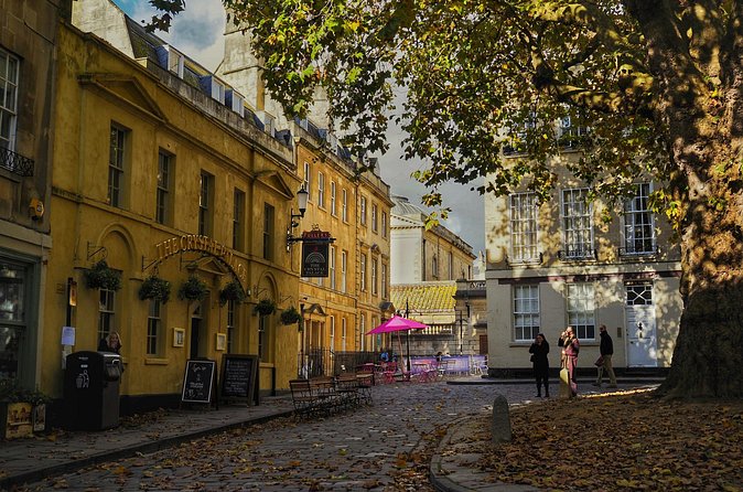 Bath Bridgerton walking tour of filming location with Mobile App - Ending at the Holburne Museum