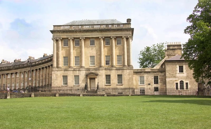Bath: Private Bridgerton Walking Tour for upto 20 people - Starting beside Bath Abbey