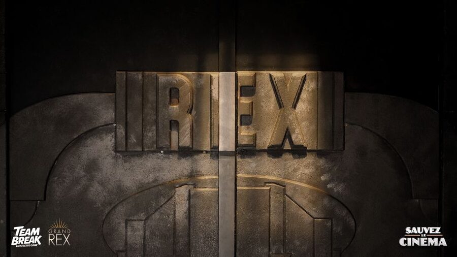 Behind the Scenes of the Grand Rex: 50-Minute Studio Tour - Following a film from set to screen