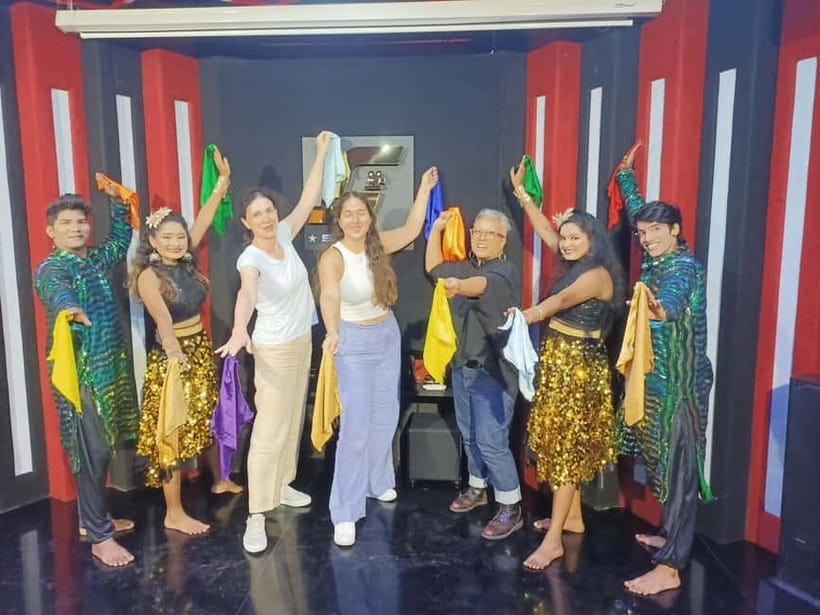 Bollywood Studio Tour - Learning Bollywood Dance Moves