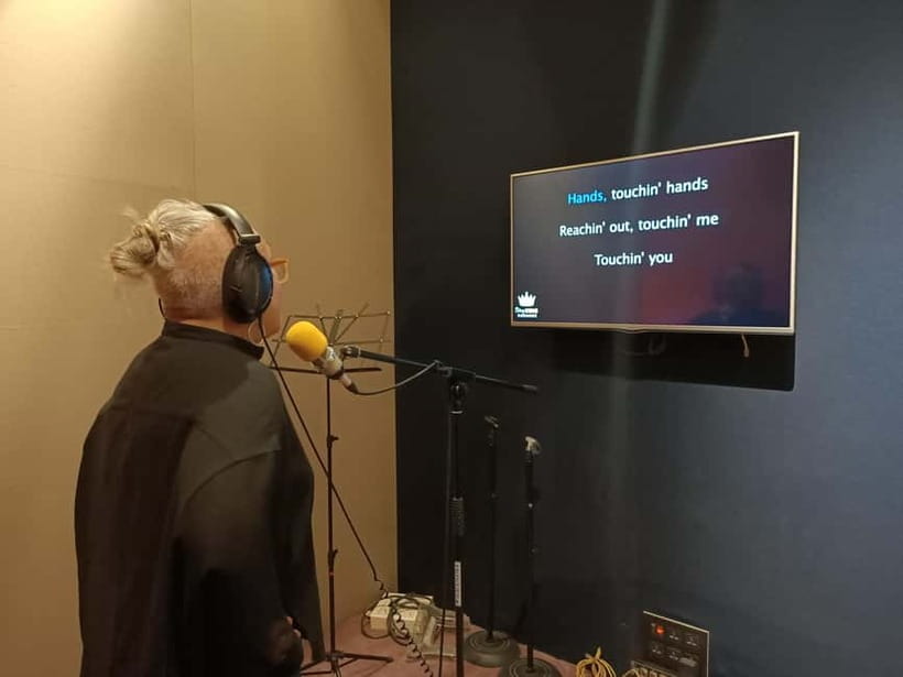 Bollywood Studio Tour - Recording a Song and Seeing Dubbing Work