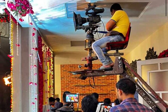 Bollywood Studio Tour with Guide and Transport - Private transport makes a difference in Mumbai