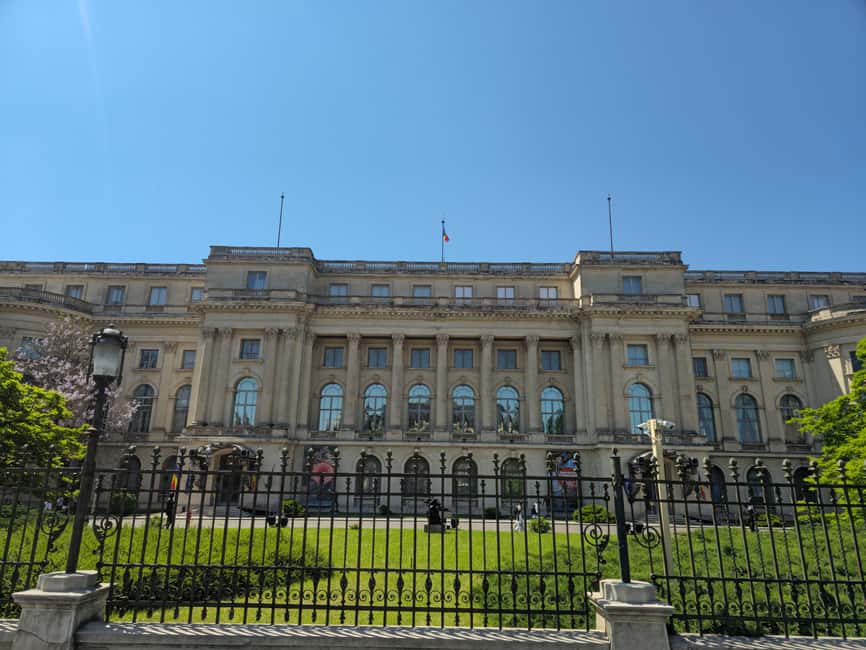 Bucharest Photo Walk - Instagram&Cinematic Spots in 3 hours - Ornate details at the CEC Palace