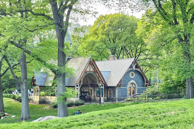 Central Park Movie Locations Pedicab Tour - Sheep Meadow and the Elf snowball fight