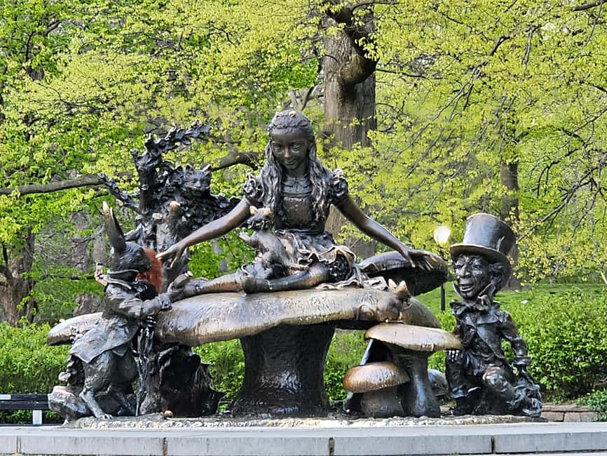 Central Park, NY: Nature, Architecture and Movie Scenes Tour - The Home Alone 2 arch and Central Park’s movie magic