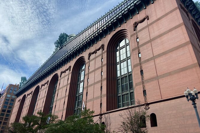 Chicago Gangsters and Movies Tour - The Rookery Building and downtown architecture