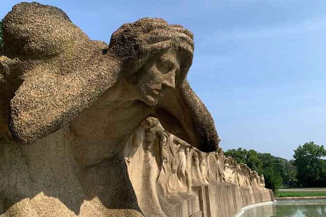 Chicago's Midway, Movies, and the 1893 World's Fair Walking Tour - Reaching the 126-foot Fountain of Time