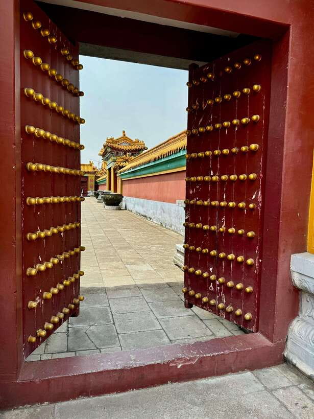 China Hollywood and Yiwu-the offline Temu commercial heaven - Zhejiang food and Dream Valley after lunch