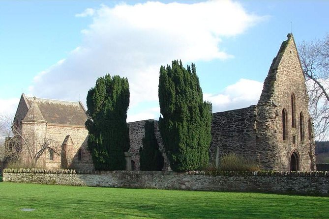 Clan Tour - OUTLANDER series and Loch Ness - Great Glen Distillery and a modern Highland story