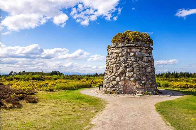 Clan Tour - OUTLANDER series and Loch Ness - Clava Cairns and 4,000-year-old stones