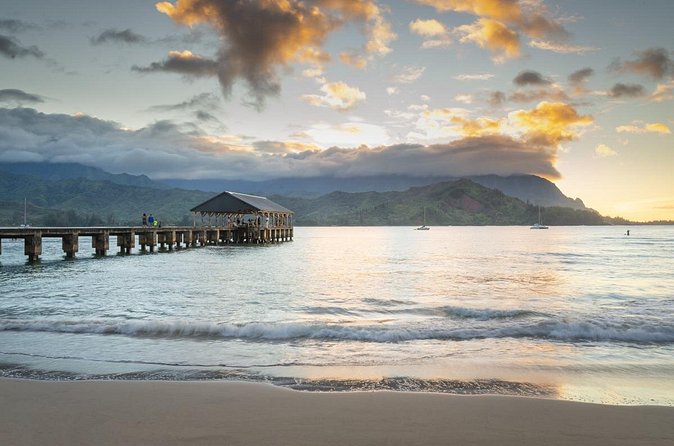 Day Trip from Oahu to Kauai: Highlights & Movie Sites - Hanalei is the centerpiece of the day