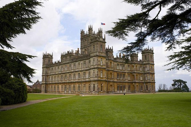 Downton Abbey and Highclere Castle Tour from London - Five things to know before booking