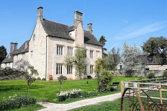 Downton Abbey and Highclere Castle Tour from London - Highclere Castle, where the Crawleys lived