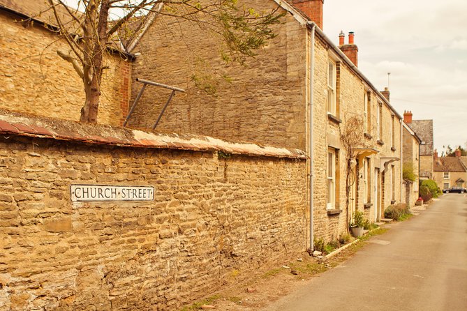 Downton Abbey and Highclere Castle Tour from London - Cogges Manor Farm and the Yew Tree Farm connection