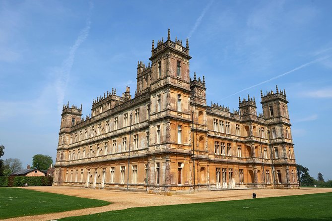 Downton Abbey and Village Coach Tour from London with Highclere - Bampton, the real-world Downton Village