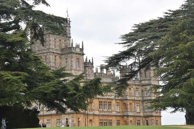 Downton Abbey and Village Coach Tour from London with Highclere - Practical advice for a smoother day
