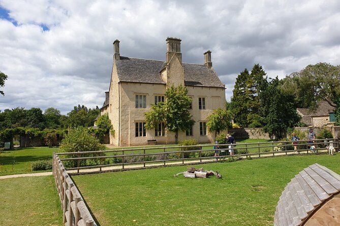 Downton Abbey Day In The Cotswolds Tour - The Swan Inn, with lunch at your own cost