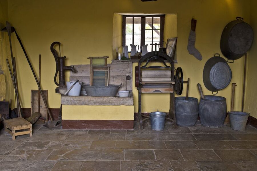 Downton Abbey Film Locations & Blenheim Palace Day Tour - Cogges and Yew Tree Farm