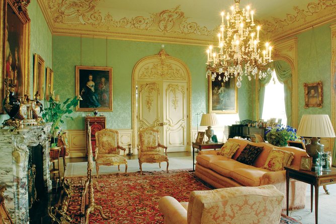 Downton Abbey & Highclere Castle Tour from London, with Oxford - Bampton, the real Downton Village