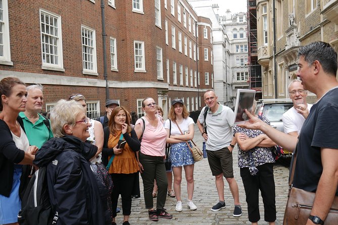 Downton Abbey London Walking Tour - Cora, Simon Bricker, and art in London