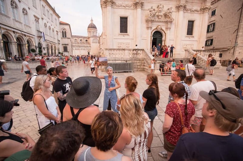 Dubrovnik: Karaka - Game of Thrones Cruise & Walking Tour - The Dragon Blood cocktail and onboard atmosphere