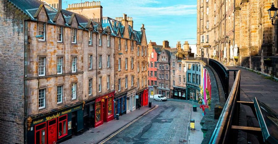 Edinburgh: Guided Harry Potter Tour in French - Why Edinburgh matters to the Harry Potter story