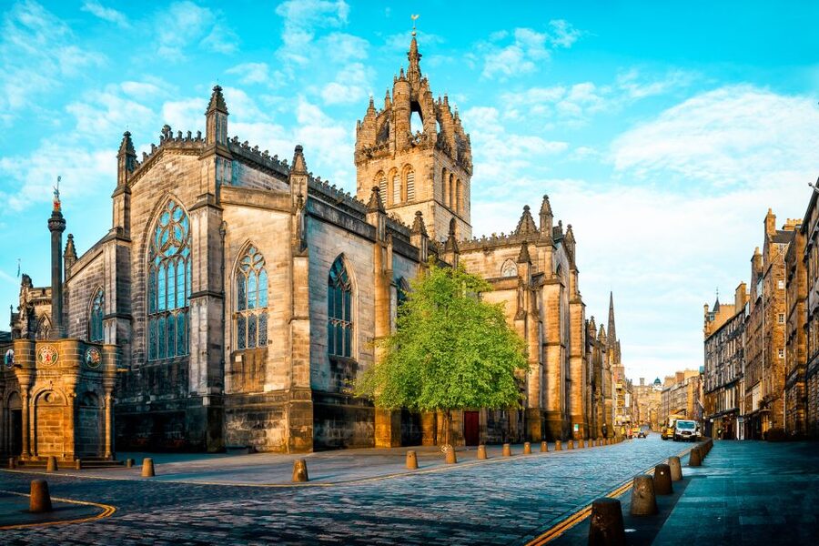 Edinburgh: Guided Harry Potter Tour in French - Cafés, writing life, and the author behind the books