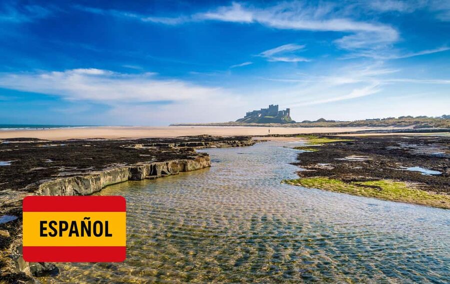 Edinburgh: Harry Potter and English Castles Tour in Spanish - Berwick-upon-Tweed: a strong first stop