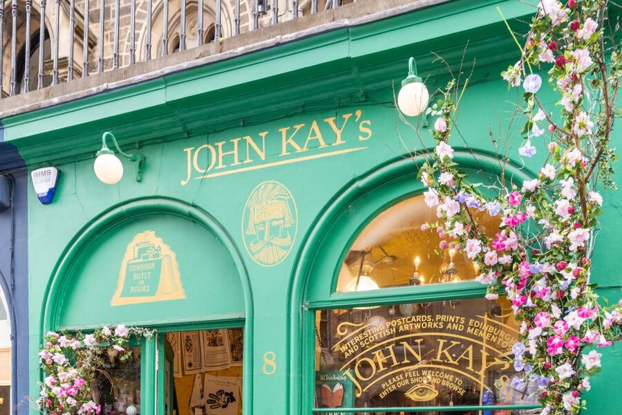 Edinburgh: Harry Potter Magical Guided Walking Tour - What the guides add to the experience