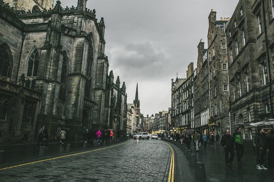 Edinburgh: Harry Potter Origins Tour & Gin Tasting Combo - Old College and Rowling’s creative setting