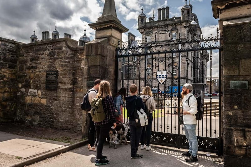 Edinburgh: Harry Potter Private Tour with Edinburgh Castle - Starting at Tron Kirk on the Royal Mile